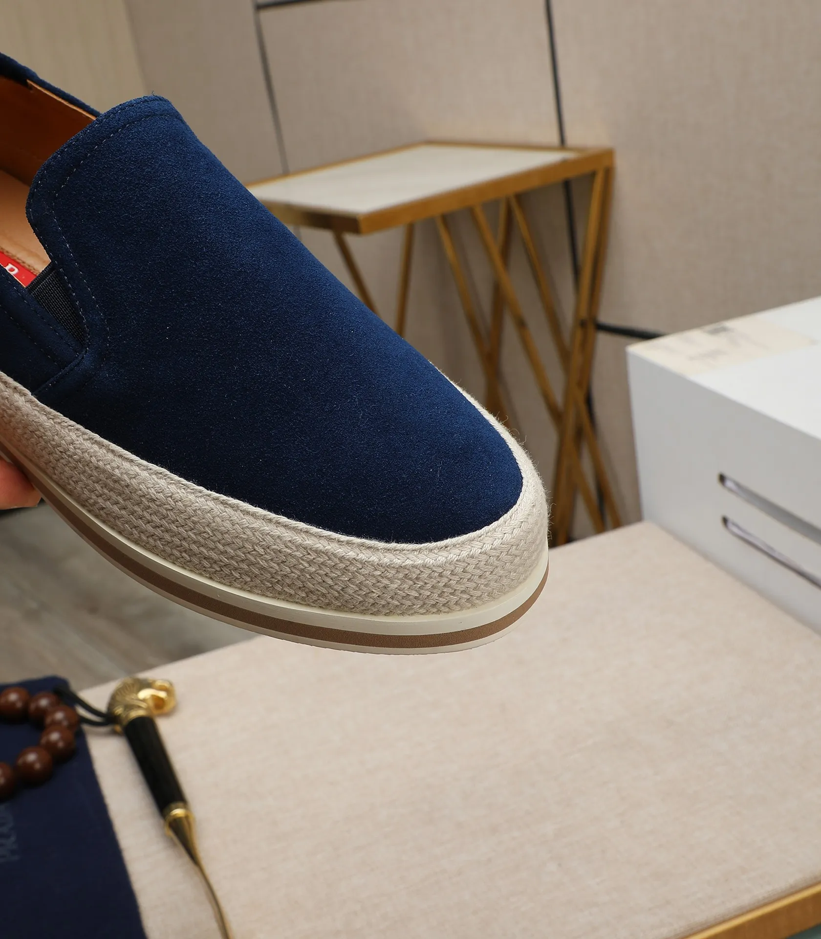 Men's men's shoes 💰460 high-end version. PRADA (Prada) men's casual style, compare the quality at the counter 🧚🏿♂️Imported cowhide fabric 🐎Water-dyed comfortable and soft cowhide lining for feet 🐂Genuine leather outsole with label 🎉 Size 38-44. Can be customized for 45💥🏆